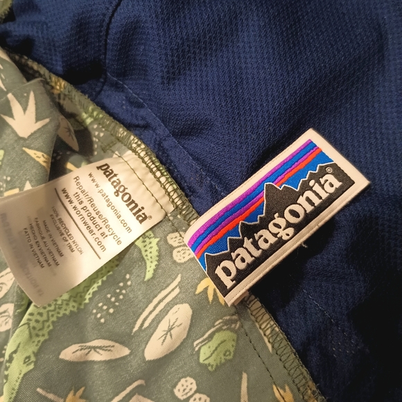 Patagonia Baby Baggies Dinosaur Windbreaker - Picture 6 of 6